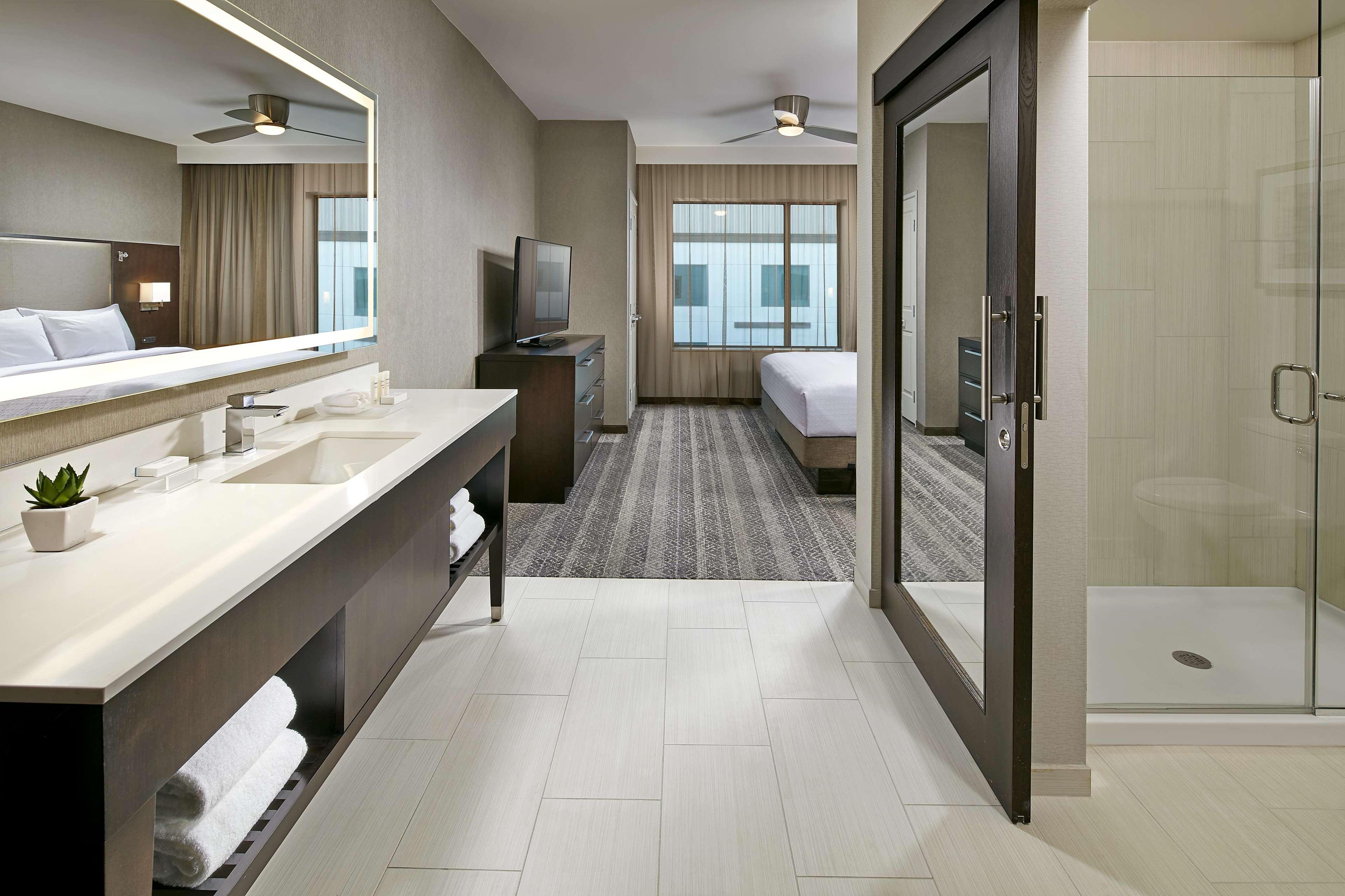 โฮมวู้ด สวีท บาย ฮิลตัน ซานดิเอโก ดาวน์ทาวน์ เบย์ไซด์ Hotel ภายนอก รูปภาพ