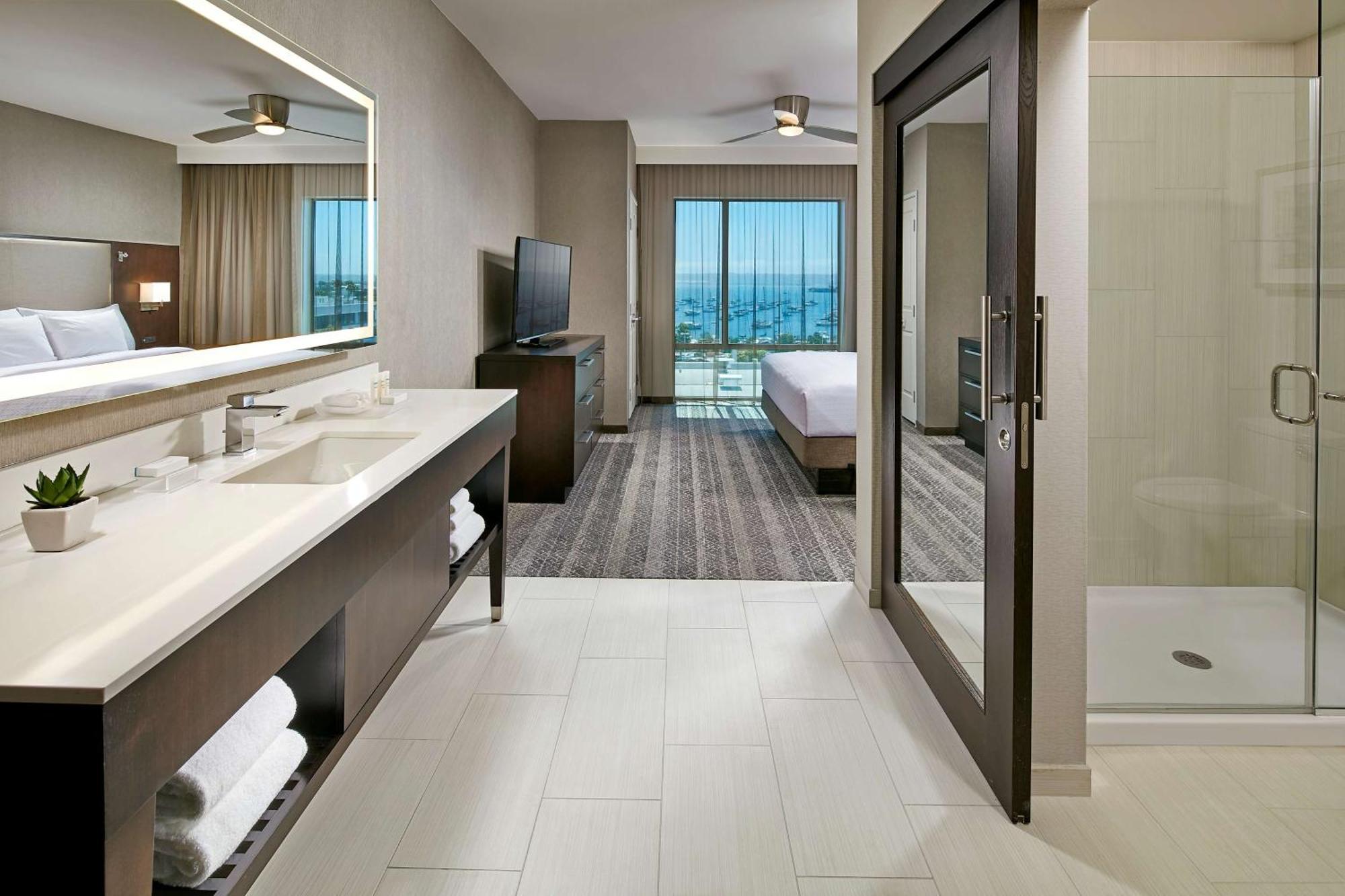 โฮมวู้ด สวีท บาย ฮิลตัน ซานดิเอโก ดาวน์ทาวน์ เบย์ไซด์ Hotel ภายนอก รูปภาพ